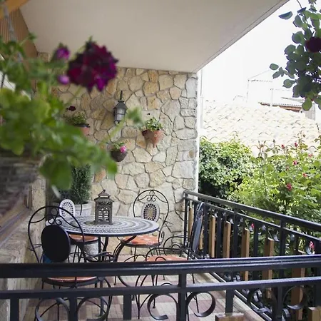Casa De 6 En Abejar, Con Jardin Cerrado