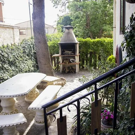 Casa De 6 En Abejar, Con Jardin Cerrado *